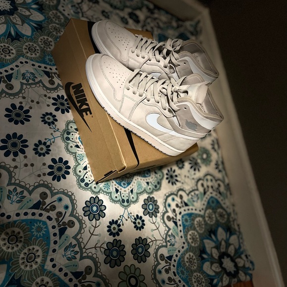 Air Jordan - Picture 2 of 4